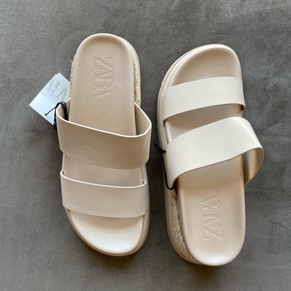 ✅SOLD✅ZARA RUBBERISED FLAT SPORTY SANDALS - Picture 14 of 15